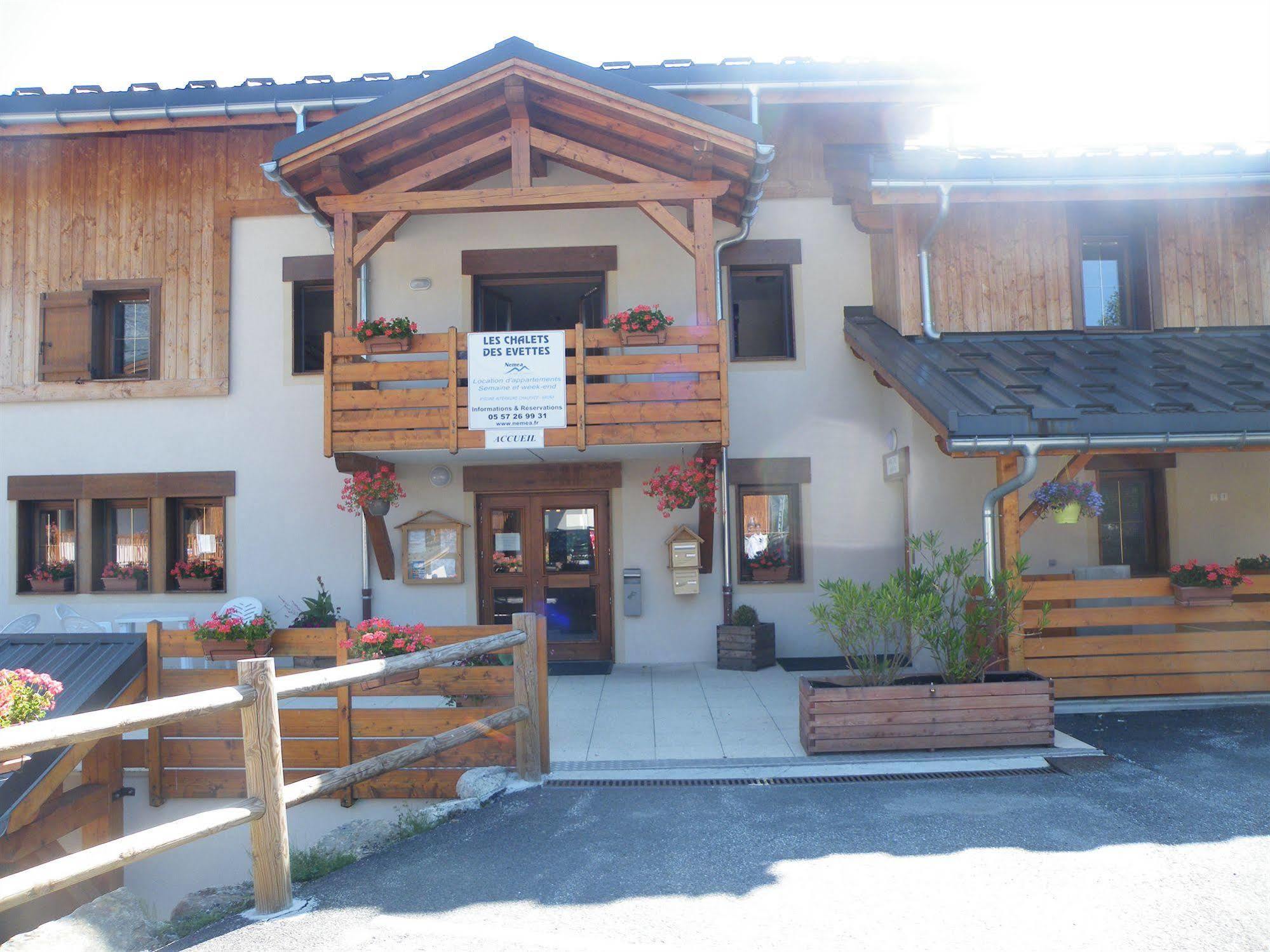 Residence Nemea Les Chalets Des Evettes Флюме Екстериор снимка